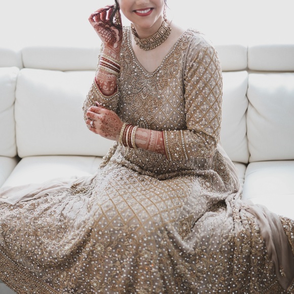 Royal Maroon and Taupe Indian Pakistani Bridal Lehenga Kameez - Picture 5 of 11